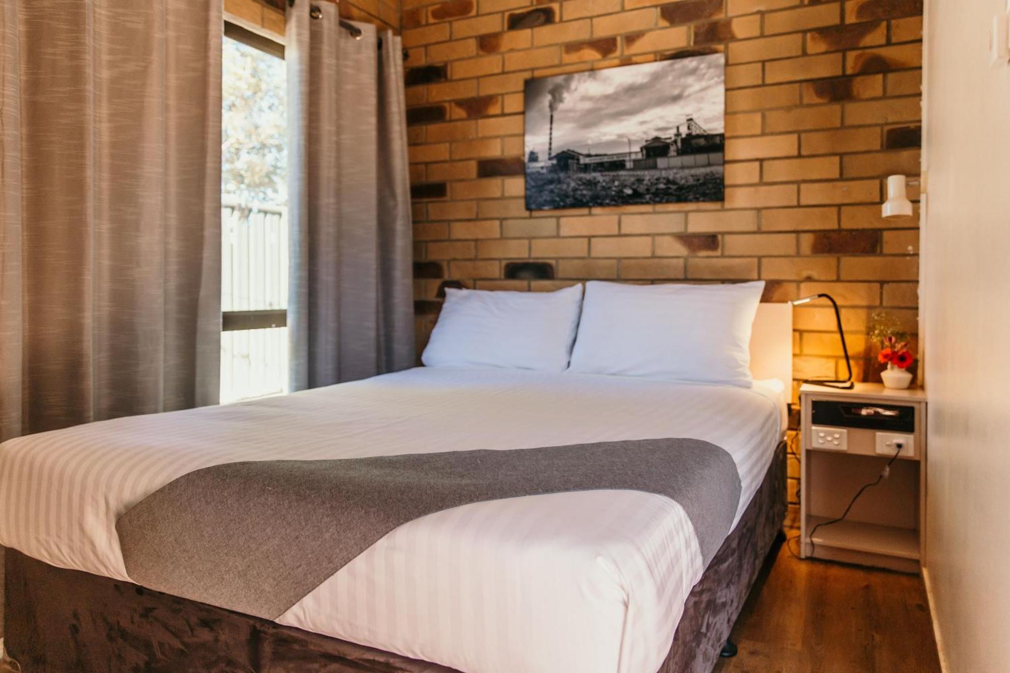 Abacus Motel Mount Isa Bagian luar foto