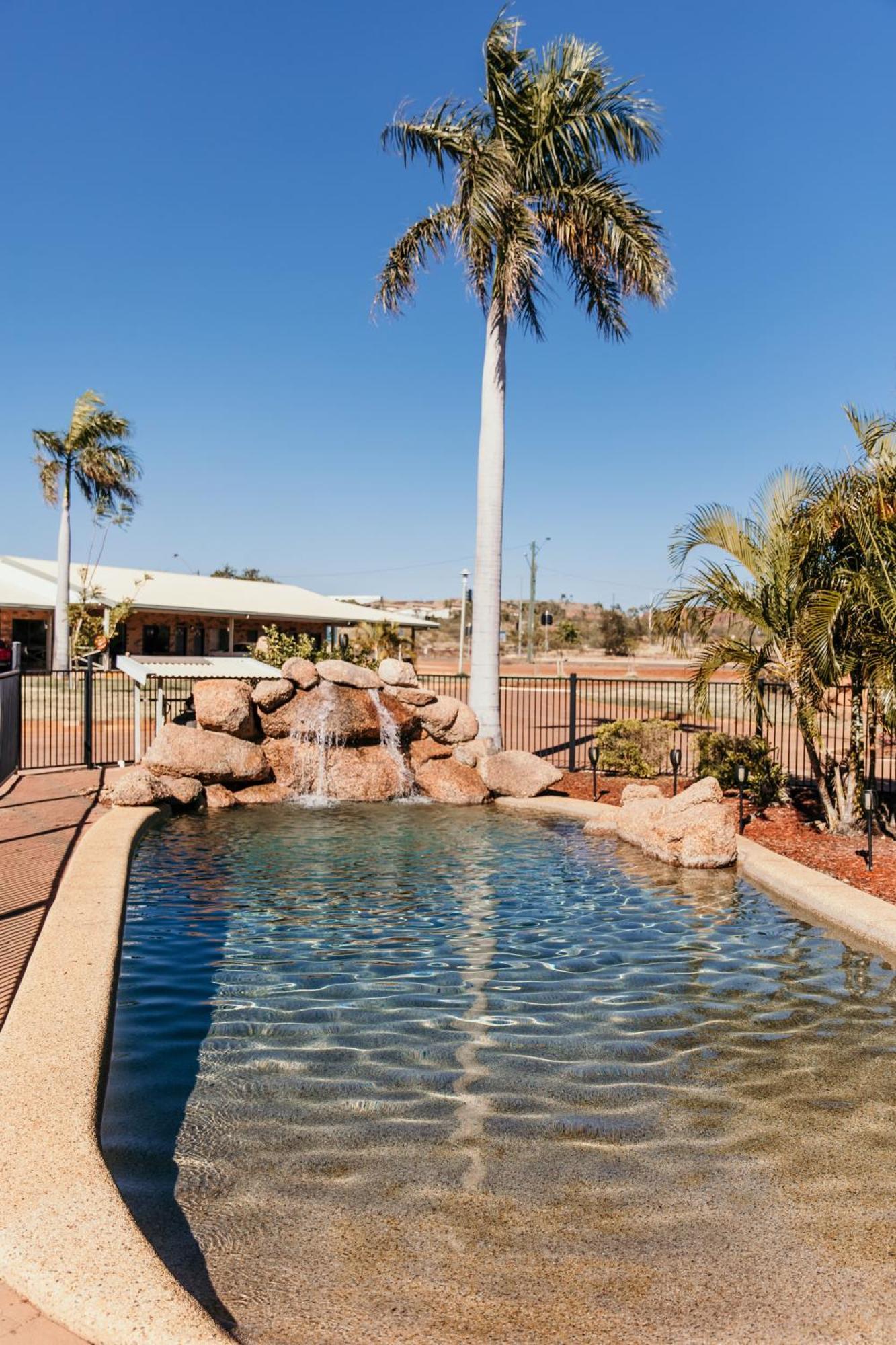 Abacus Motel Mount Isa Bagian luar foto