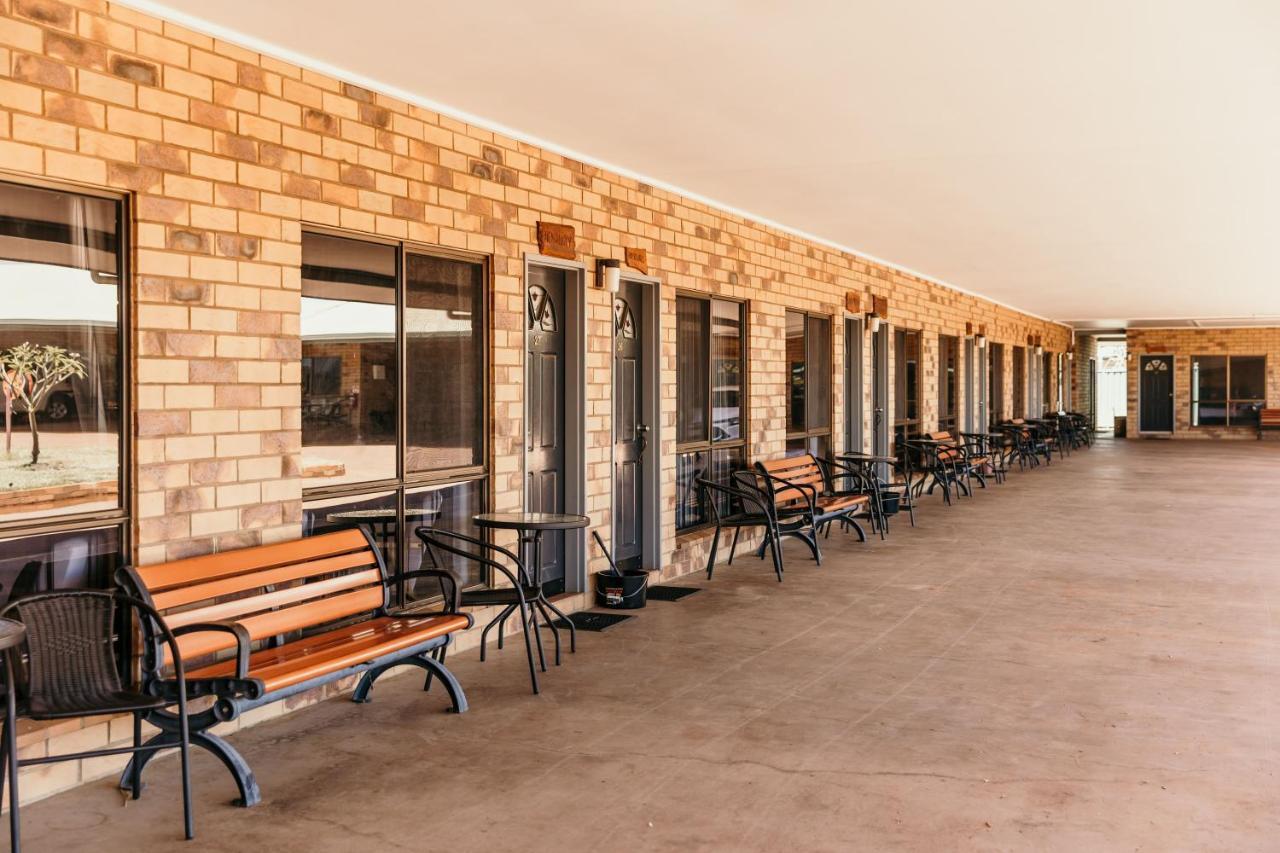 Abacus Motel Mount Isa Bagian luar foto