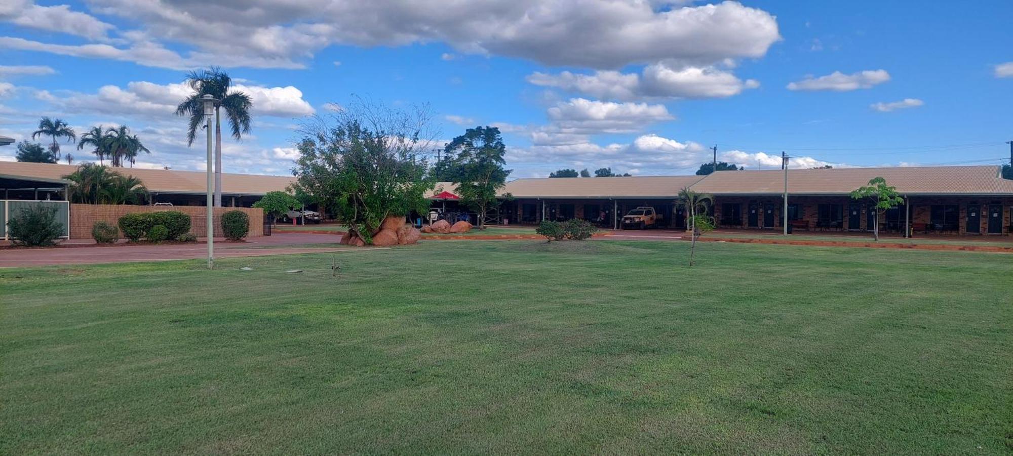 Abacus Motel Mount Isa Bagian luar foto